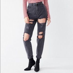 Black ripped mom jeans